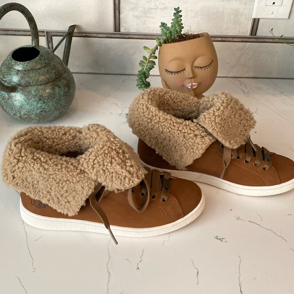 UGG Starlyn Sneaker